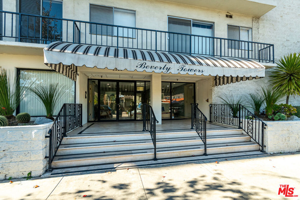 Property Photo:  1115 S Elm Drive 207  CA 90035 