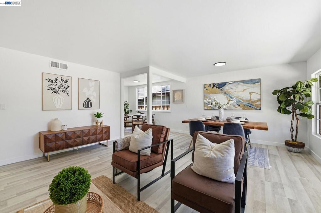 Property Photo: 31070 Meadowbrook Ave CA 94544-7546