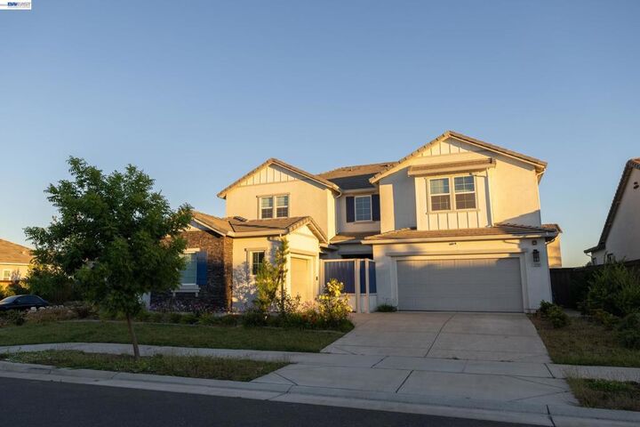 Property Photo:  10400 Montaria Way  CA 95757 