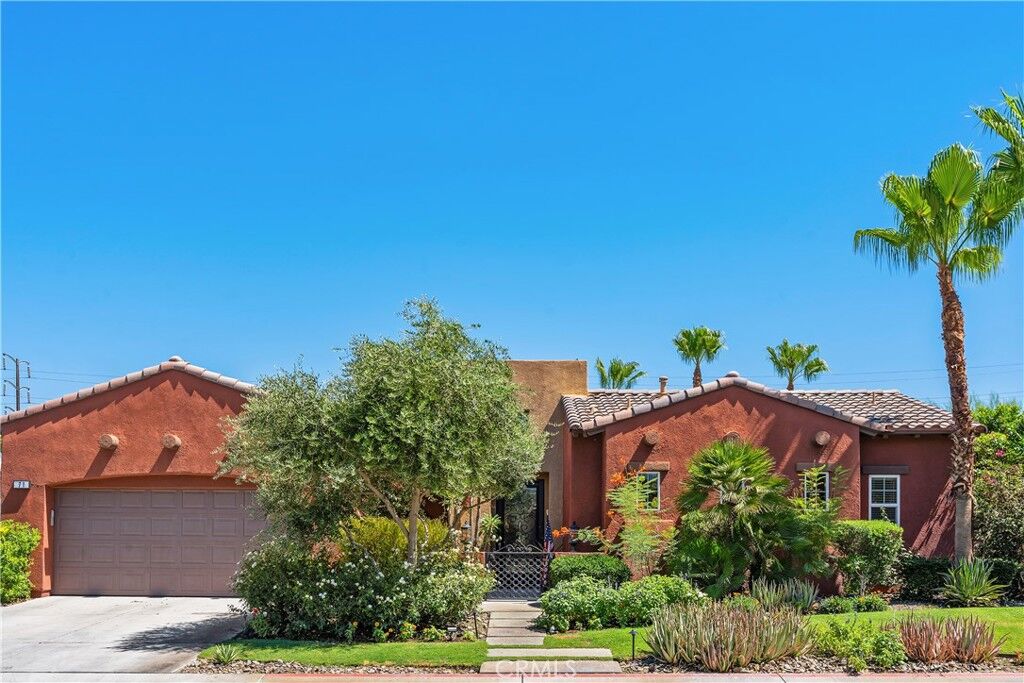 Property Photo:  71 Via Santo Tomas  CA 92270 