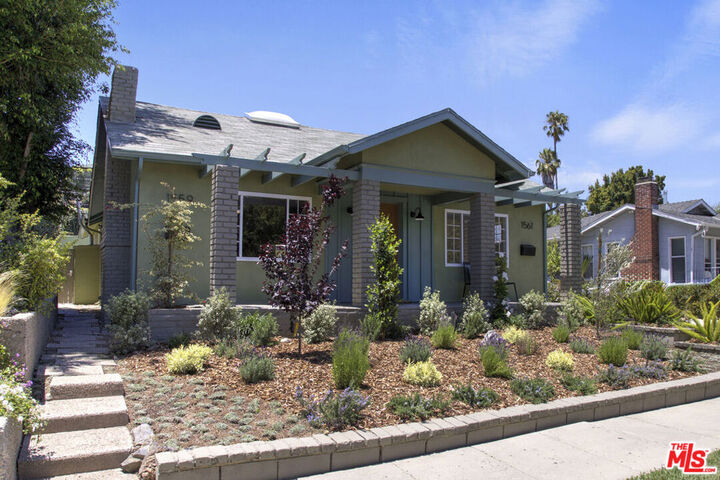 Property Photo:  1561 Carmona Avenue  CA 90019 