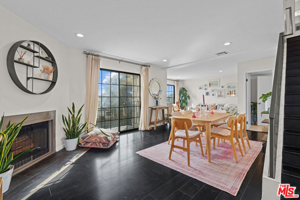 Property Photo: 1020 Ocean Park Boulevard 7 CA 90405