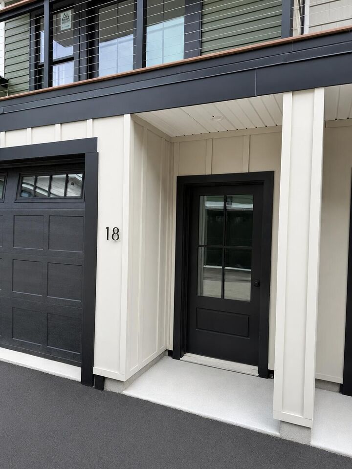 Property Photo:  18 Salt Point Drive 21  ME 04064 