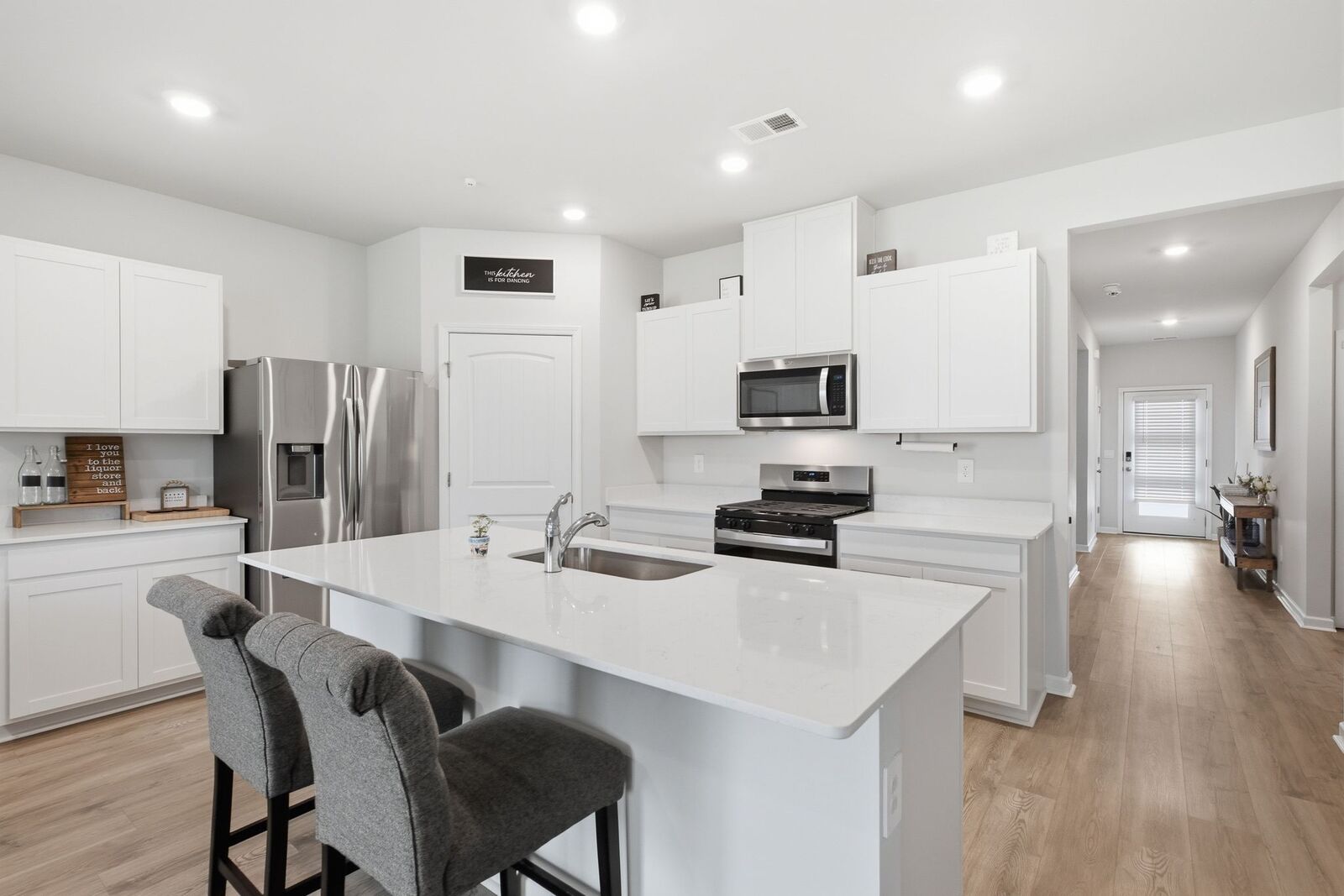 Property Photo: 1208 Linn Cove Ct TN 37066