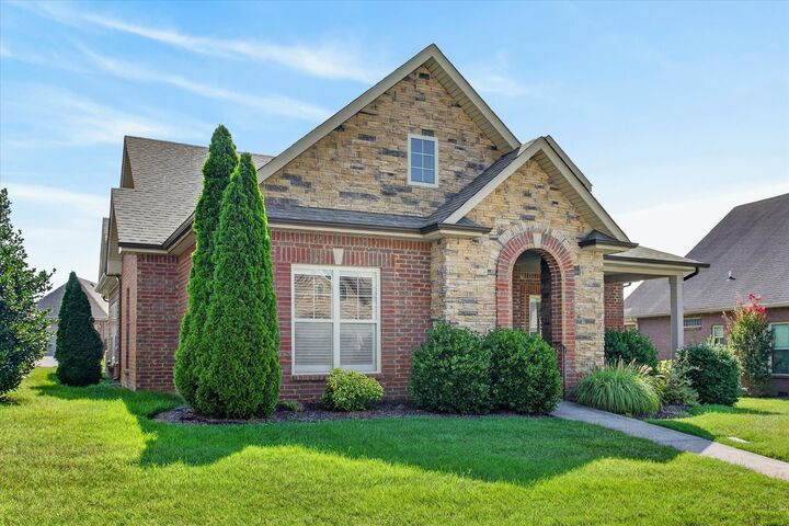 Property Photo:  202 Dorchester Cir  TN 37043 