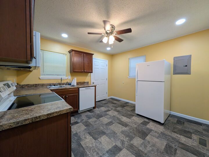 Property Photo:  125 Dixie Dr NE  TN 37323 