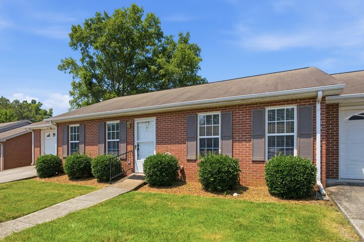 Property Photo: 126 Middleton Ct TN 37388