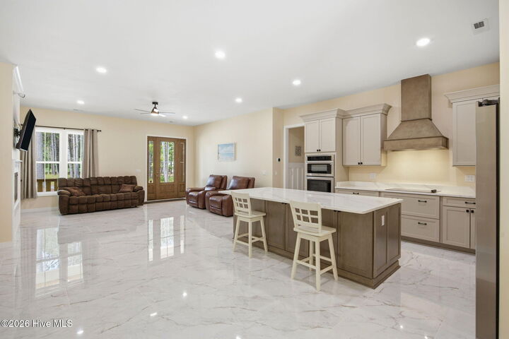 Property Photo: 2102 Midway Road SE NC 28422