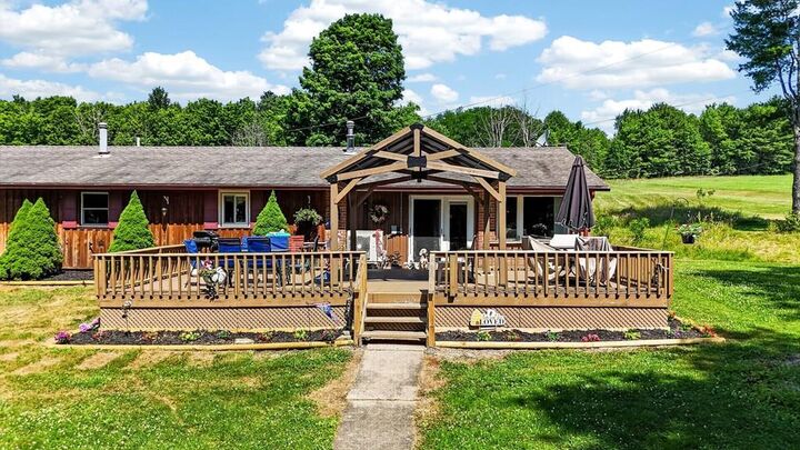 Property Photo:  91 Lakeside Dr  PA 18840 