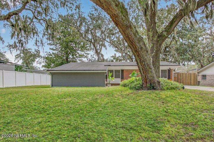 Property Photo: 4647 Bluff Avenue FL 32225