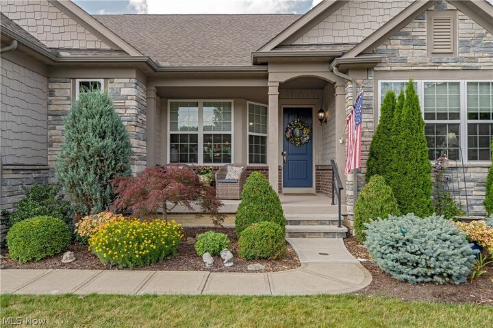 Property Photo: 609 Burgess Circle OH 44202