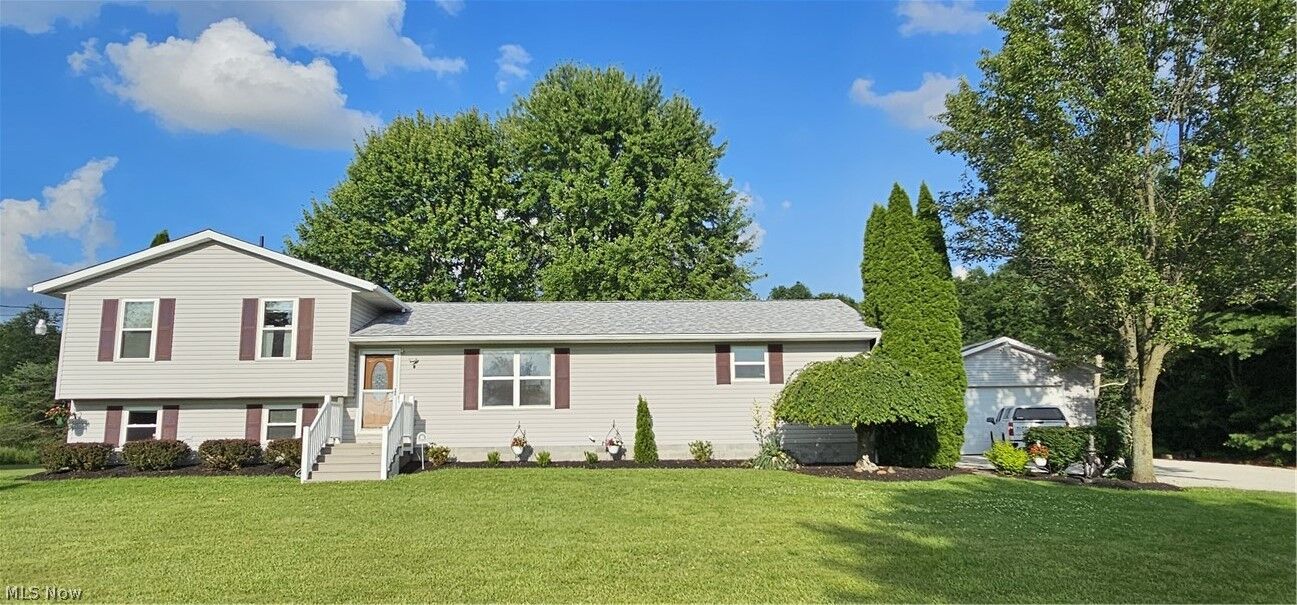 Property Photo:  2800 S Leavitt Road SW  OH 44481 