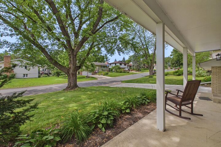Property Photo:  9100 34 1/2 Avenue N  MN 55427 