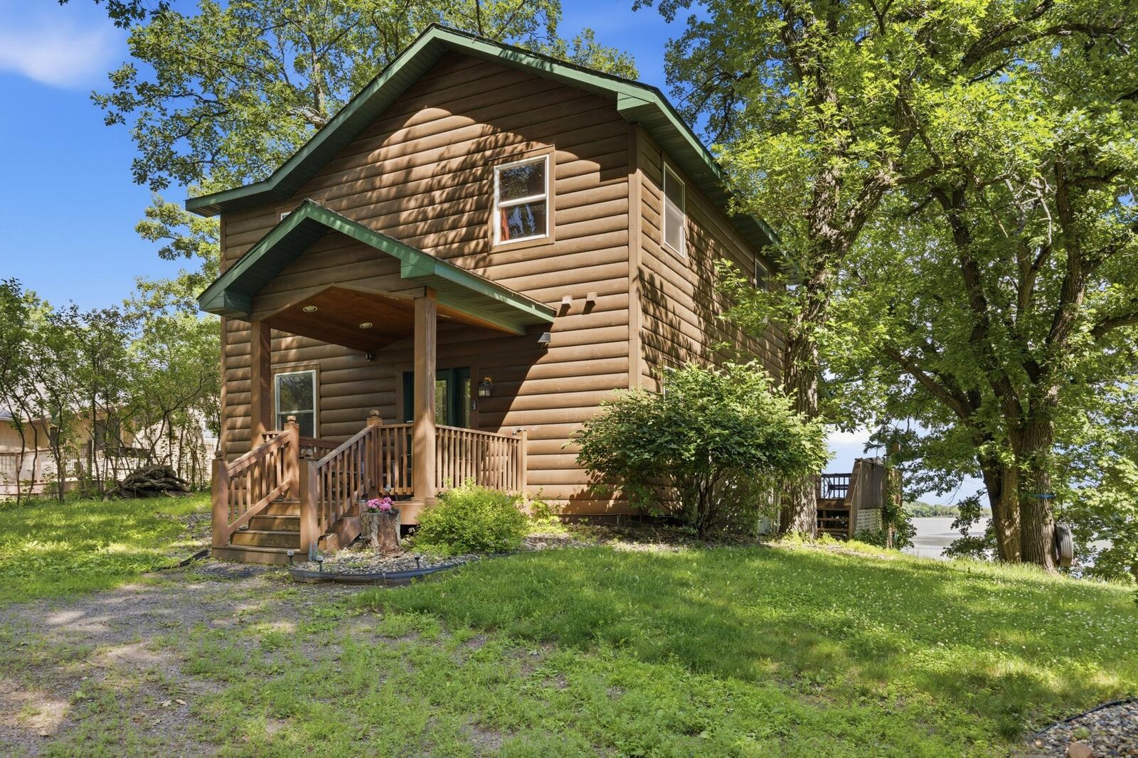 Property Photo: 13117 Bayview Road MN 55382