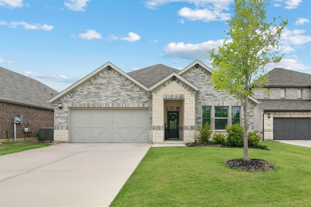 Property Photo:  3112 Kingsgarden Road  TX 76207 