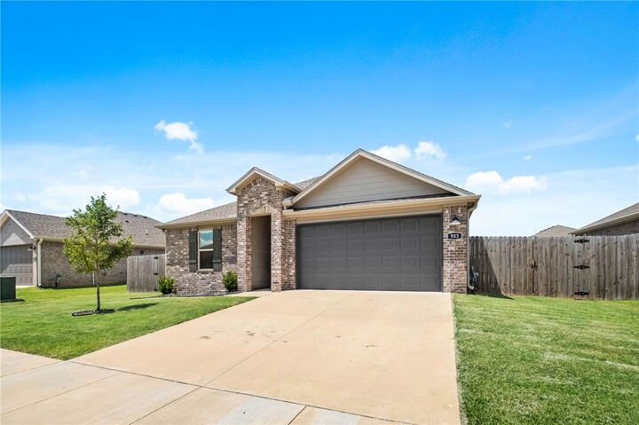 Property Photo:  903 Nursery Road  AR 72758 