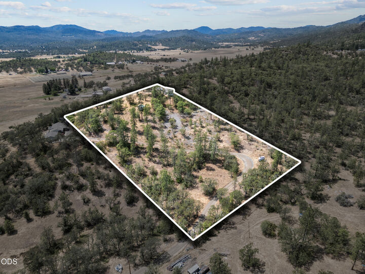 Property Photo: 3480 Beagle Road OR 97503