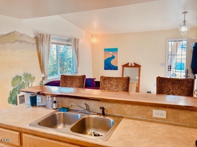 Property Photo: 925 Fulton Street OR 97601