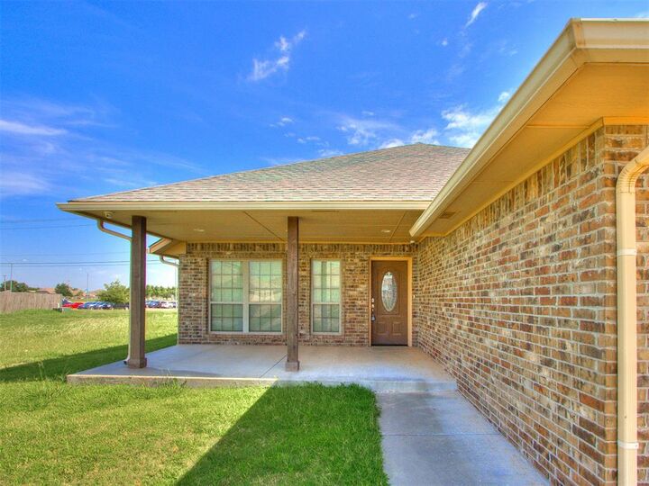 Property Photo:  705 SW 11th Street St  OK 73160 