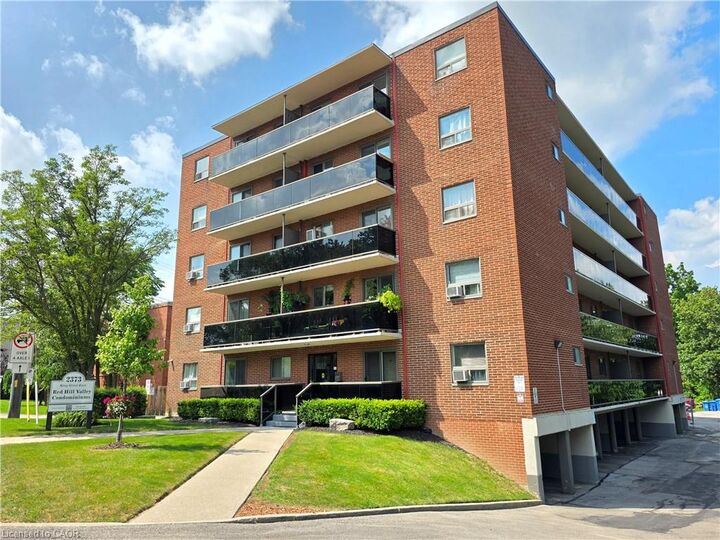 2373 King Street E 37 — photo 1