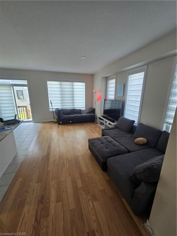 Property Photo:  14 Lilac Circle  ON N3W 0H5 