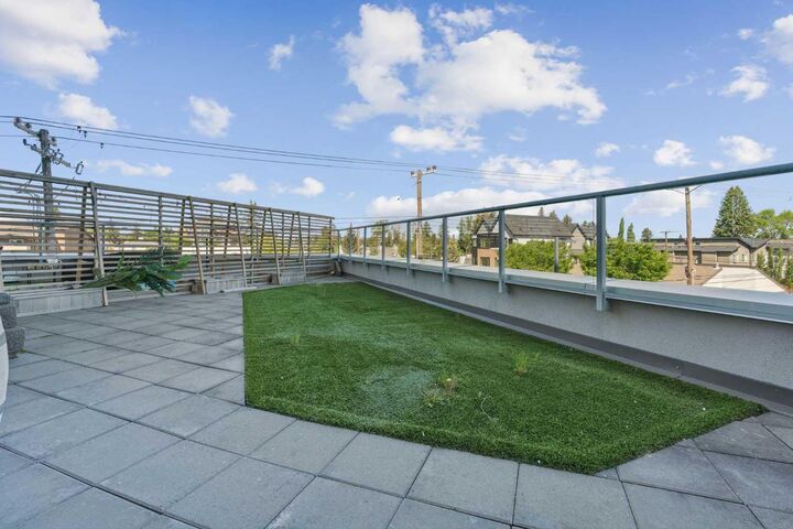 Property Photo: 2505 17 Avenue SW 302 AB T3E 7V3