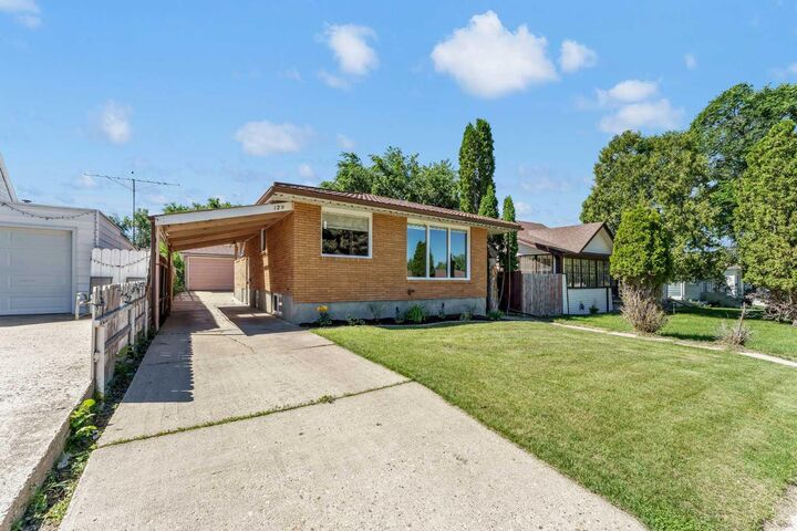 Property Photo:  129 7 Street SE  AB T1A 1J4 