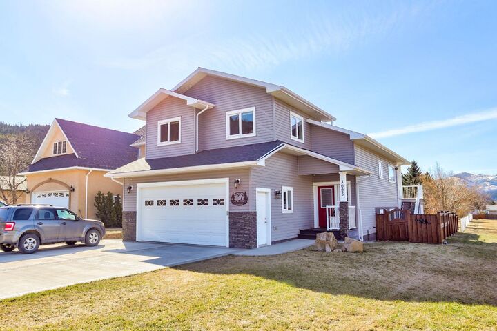 Property Photo: 3005 214 Street AB T0K 0C0