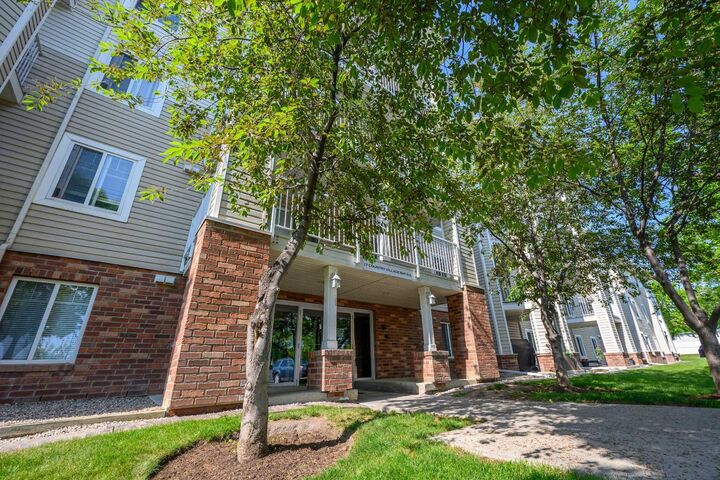 Property Photo:  17 Country Village Bay NE 1309  AB T3K 5Z3 