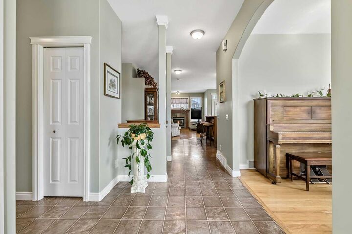 Property Photo: 14 Cimarron Park Cove AB T1S 2L8