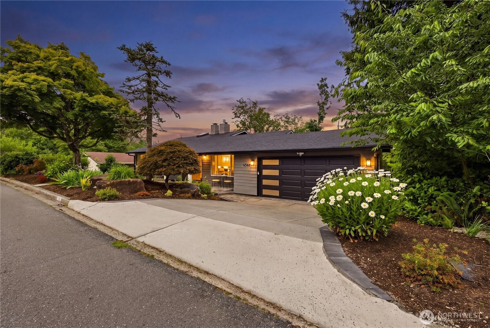 Property Photo:  4548  144th Avenue SE  WA 98006 