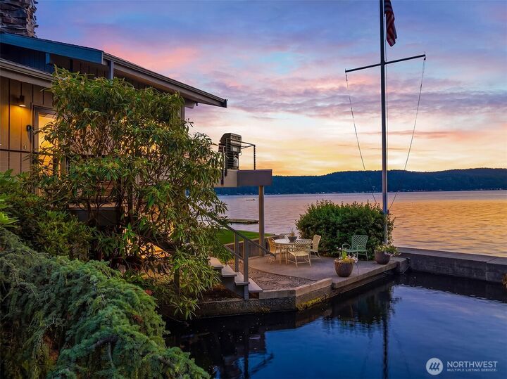 Property Photo: 14761 E State Route 106 WA 98528