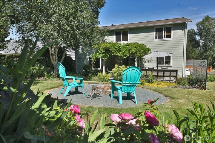 Property Photo: 2591 Hillis Drive WA 98260