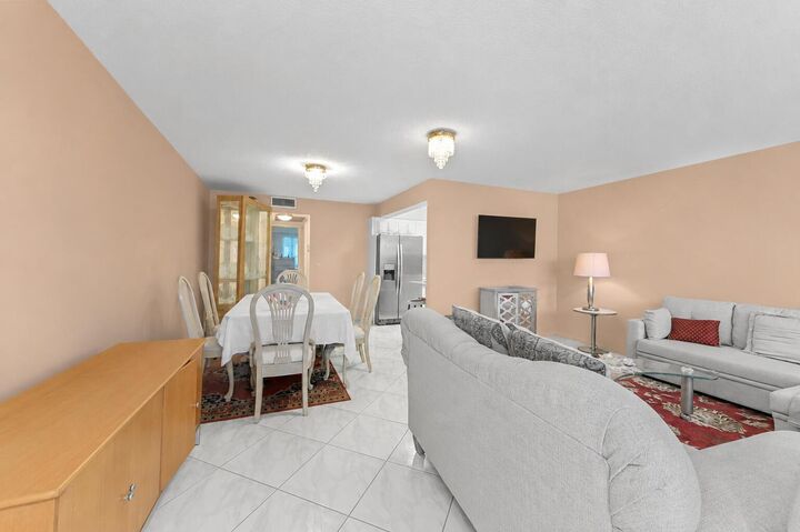 Property Photo:  1069 Cornwall D  FL 33434 