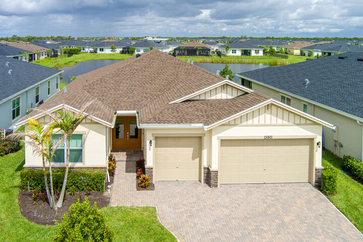 Property Photo: 13901 SE Riversway Street FL 34984