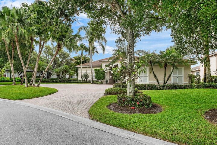 Property Photo:  118 W Village Way  FL 33458 
