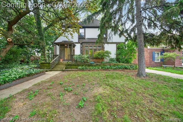 Property Photo: 2019 N Highland Street MI 48128