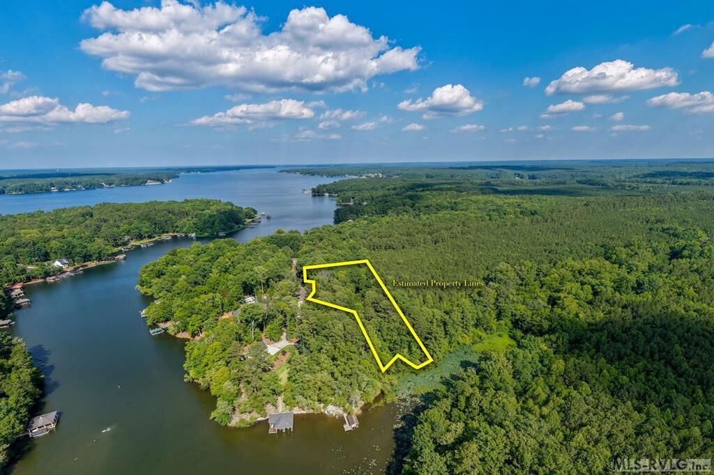Property Photo:  13R Hallock Ct  NC 27551 