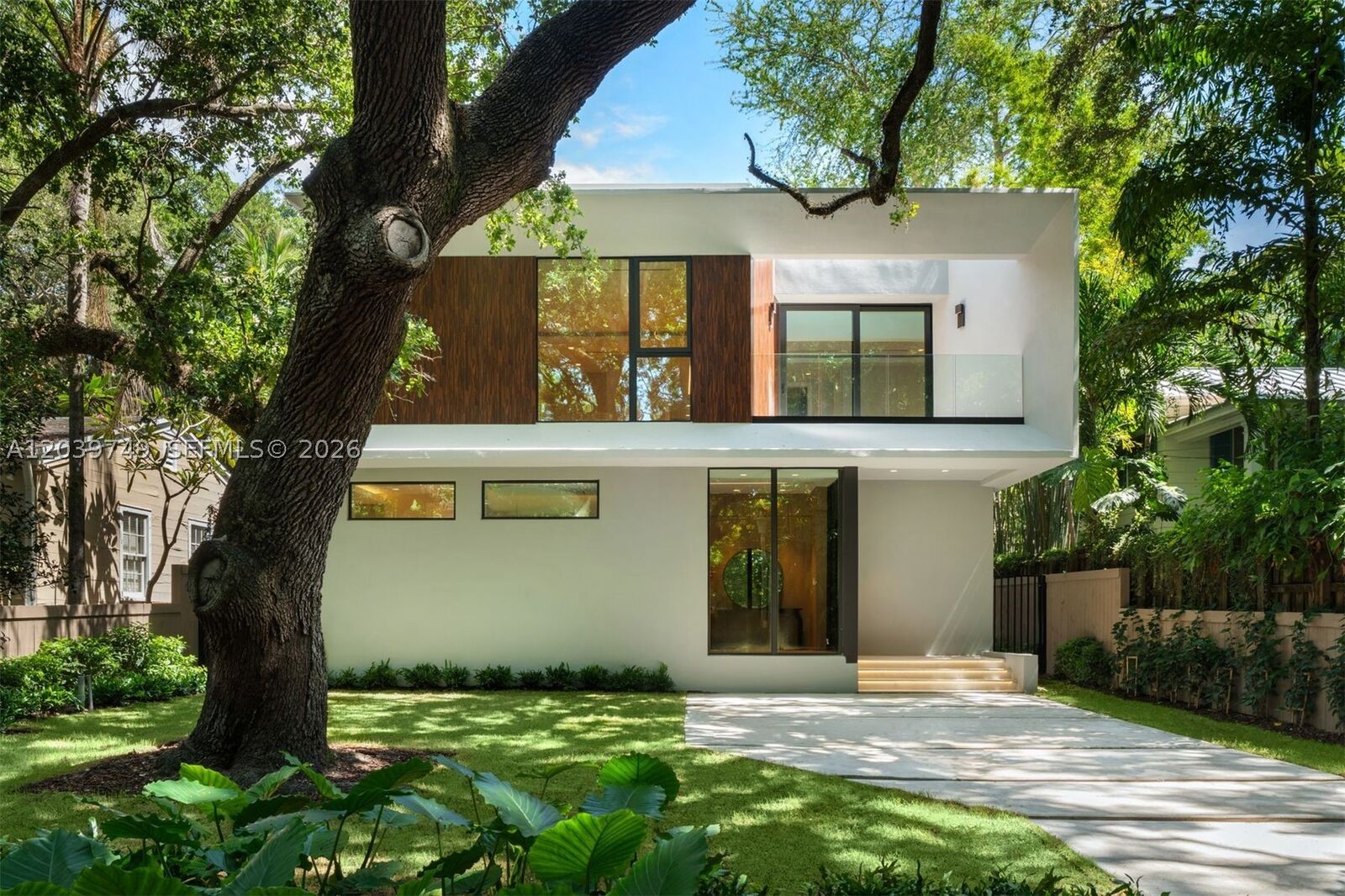 Property Photo: 3579 Avocado Ave FL 33133