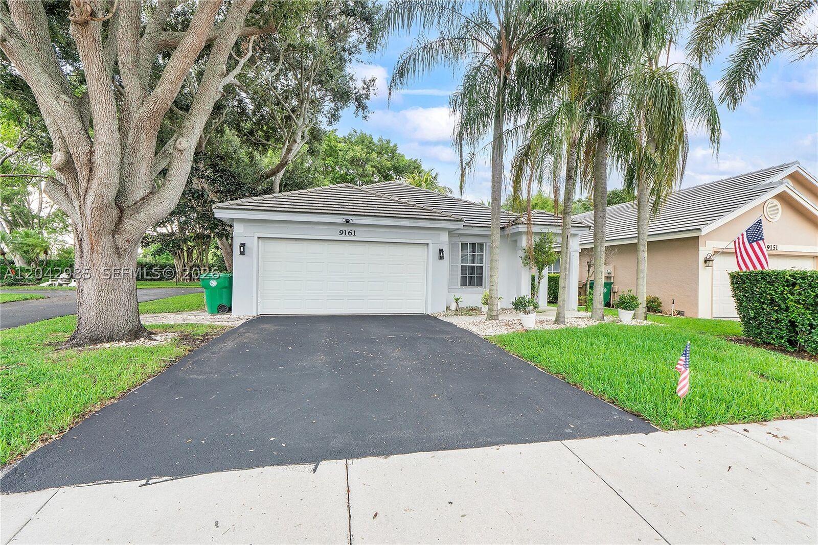 Property Photo: 9161 N Lake Park Cir N FL 33328