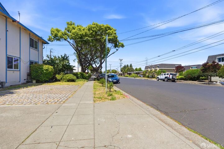Property Photo:  2108 Aldengate Way  CA 94545 