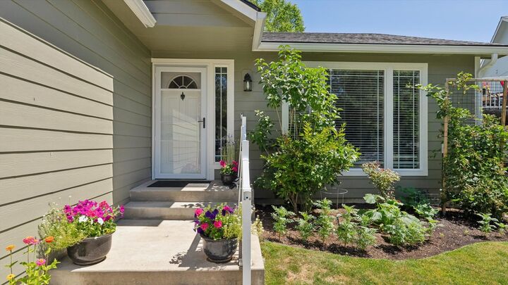 Property Photo:  8702 N Pamela St  WA 99208 
