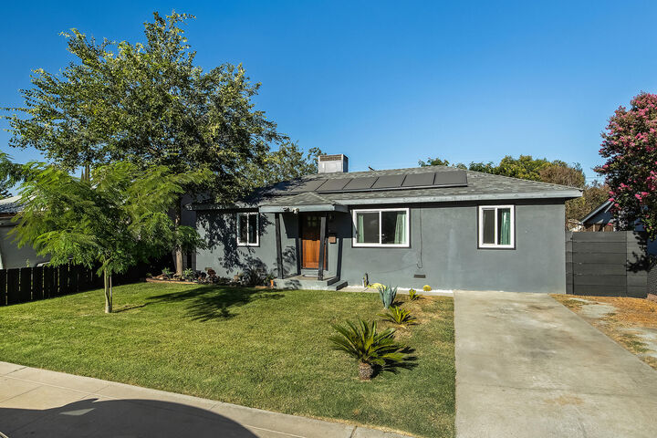 Property Photo: 820 S Bradley Street CA 93292