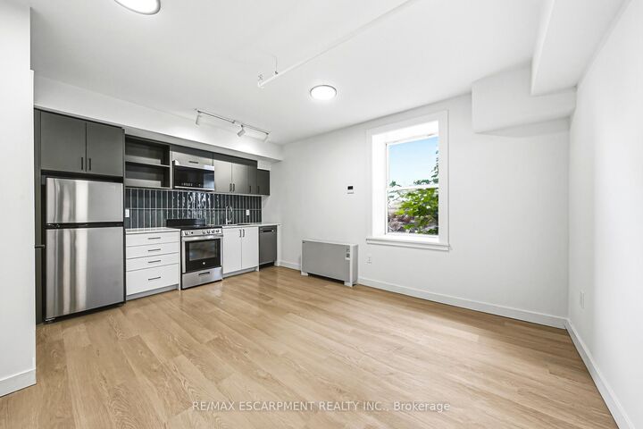 Property Photo:  325 James Street S 104  ON L8P 3B7 