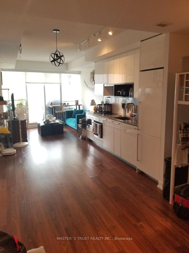 Property Photo: 115 McMahon Drive 3301 ON M2K 0E3