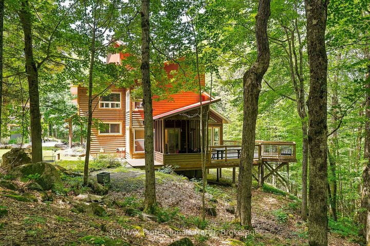Property Photo: 869 North Mary Lake Road ON P1H 1S4