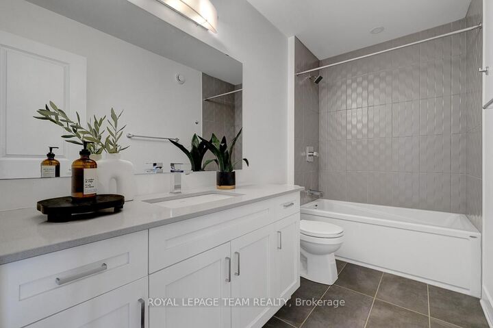 Property Photo:  822 Chipping Circle  ON K4M 0E7 