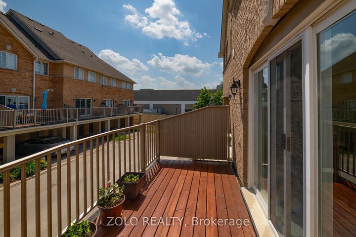 Property Photo: 23 Observatory Lane 26 ON L4C 0M7