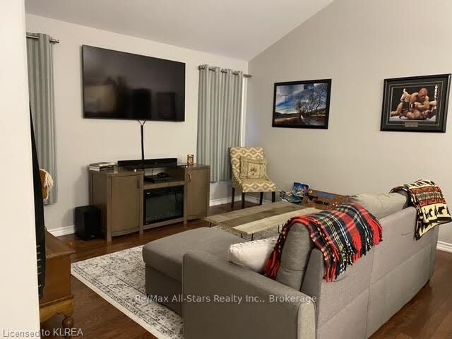 Property Photo:  24 Beall Street  ON K9V 6J6 