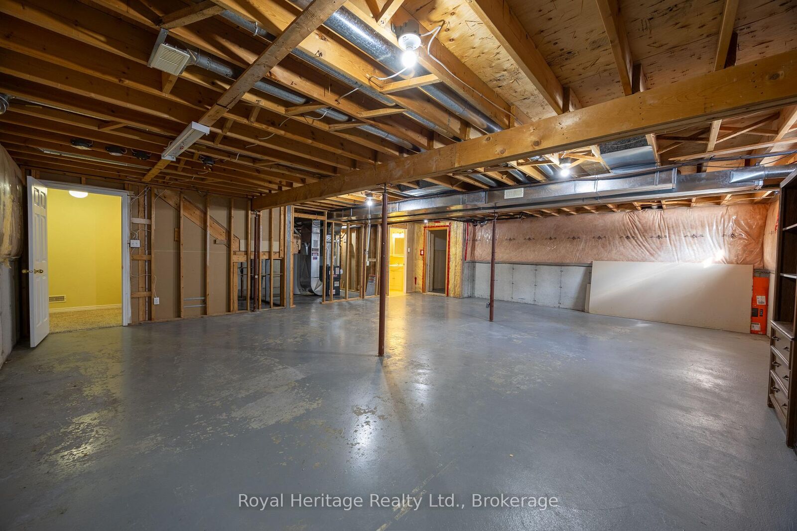 Property Photo: 118 Bluffs Road ON L1B 1A8